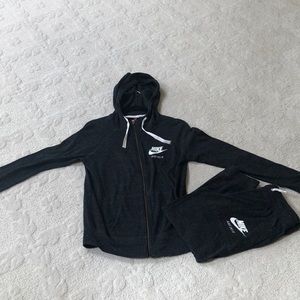 Nike sweatsuit
